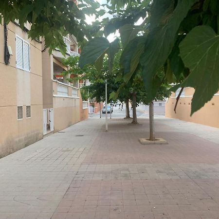 Beachfront Apartment With A Private Garden On The Ground Floor Монкофар Экстерьер фото