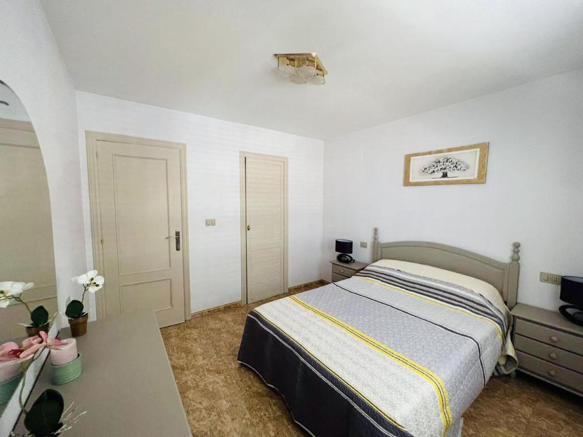 Beachfront Apartment With A Private Garden On The Ground Floor Монкофар Экстерьер фото